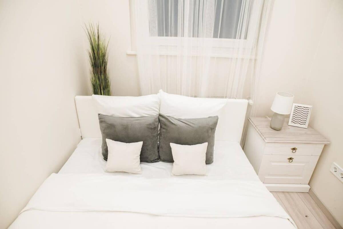 New Luxury Apartment In The Center With A/C Budapest Extérieur photo